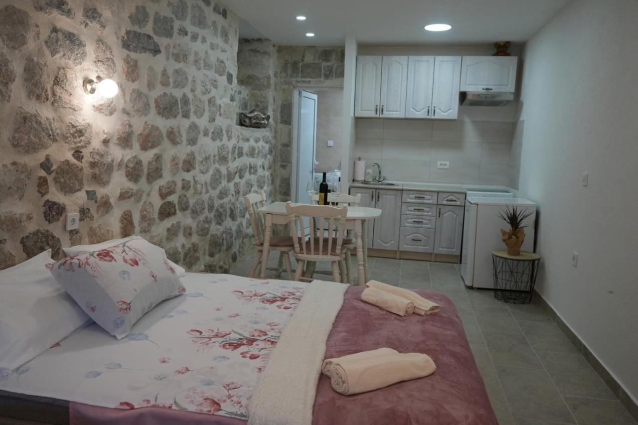 Apartments Visit Perast Bagian luar foto