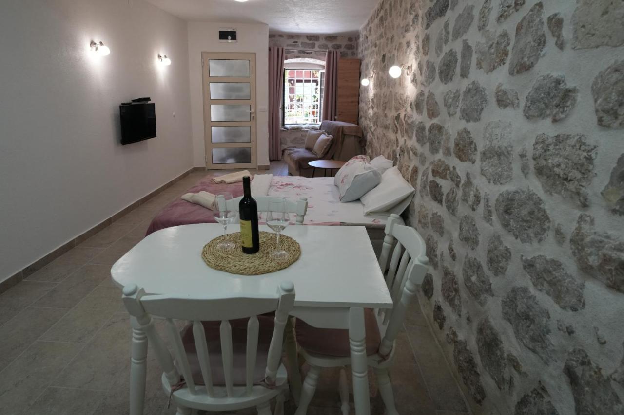 Apartments Visit Perast Bagian luar foto
