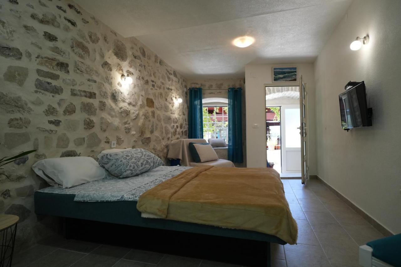 Apartments Visit Perast Bagian luar foto