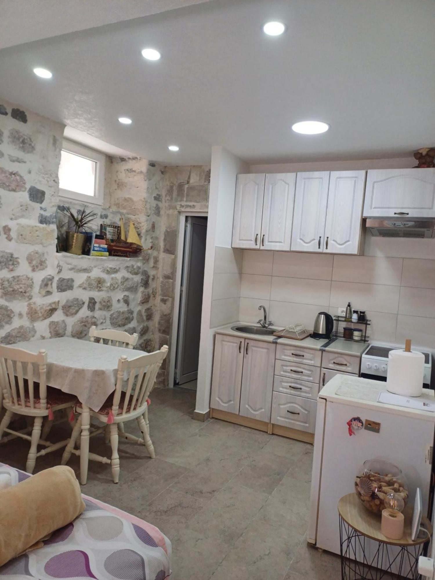 Apartments Visit Perast Bagian luar foto