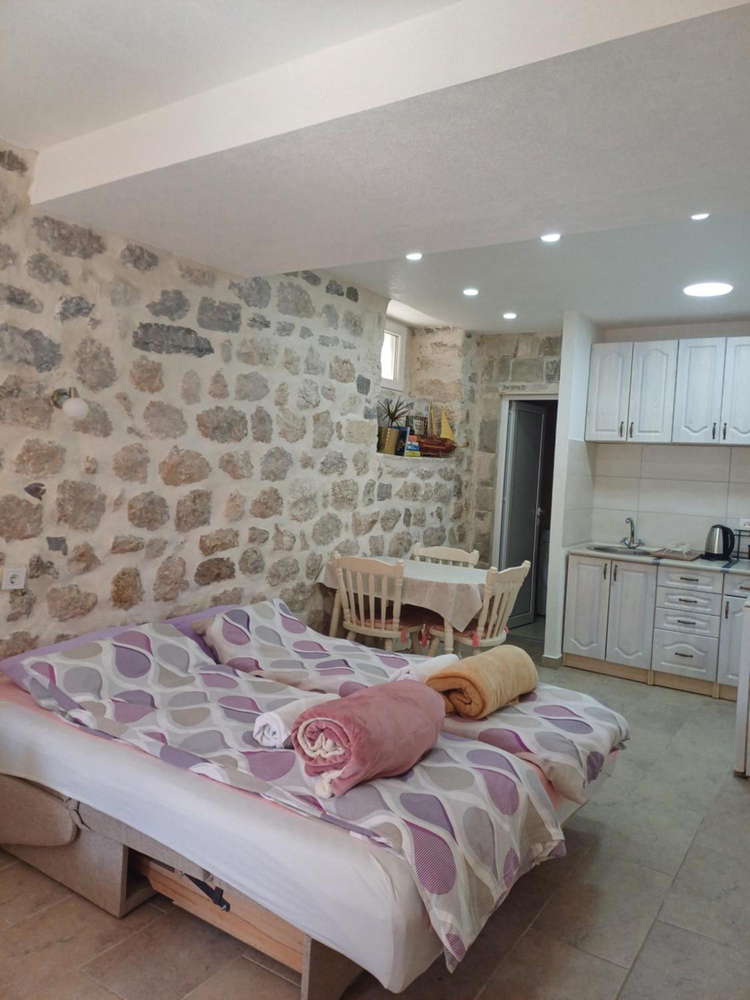 Apartments Visit Perast Bagian luar foto